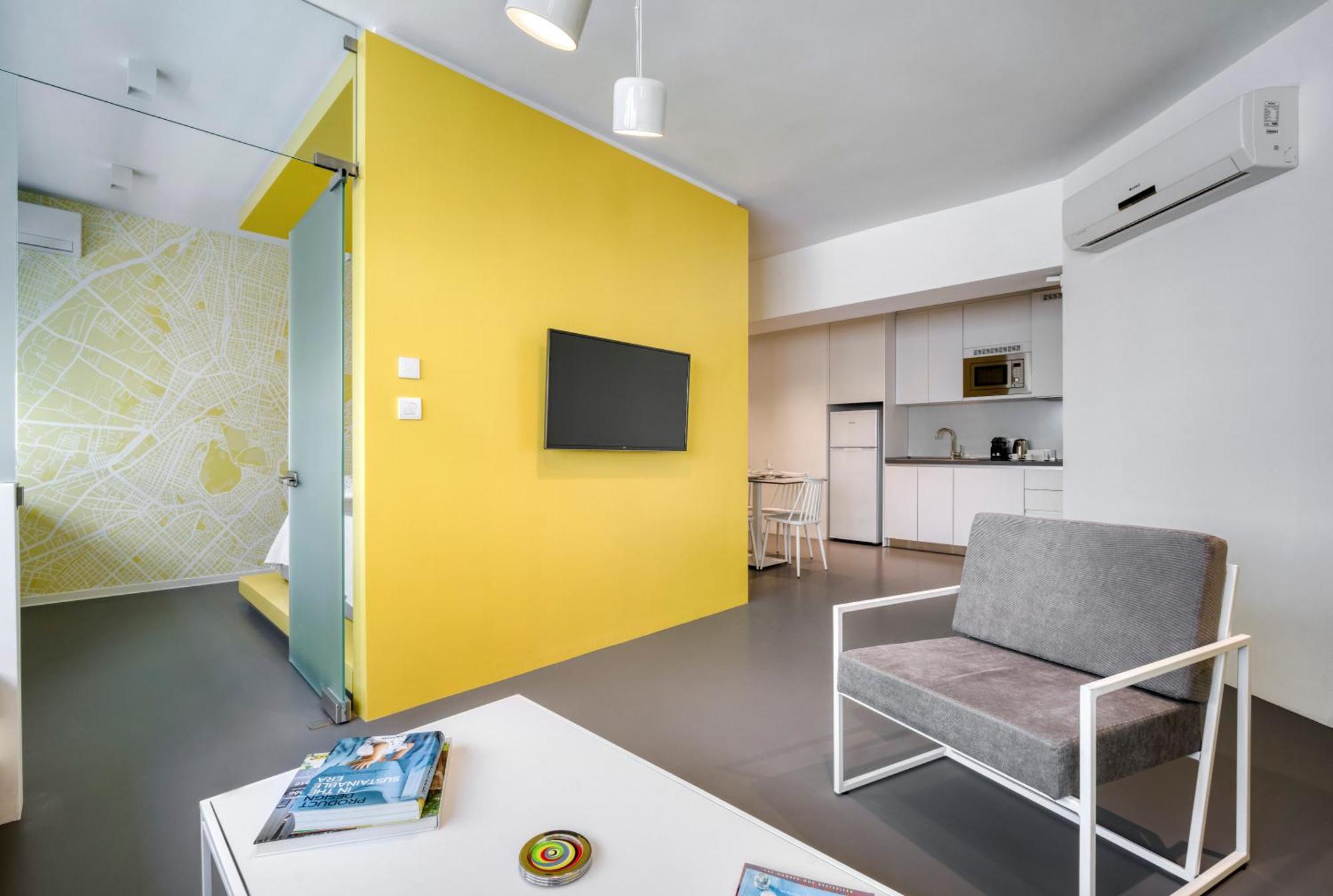 Color Cube Apartment *